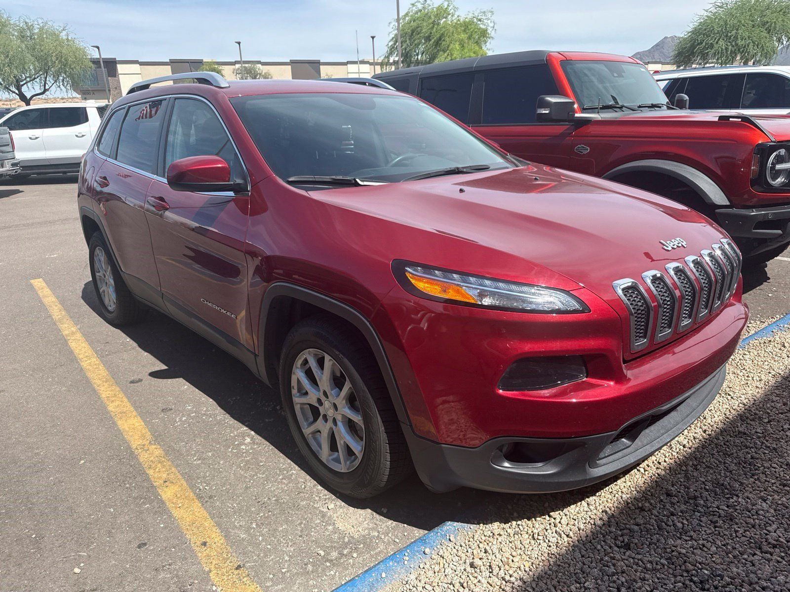 Used 2017 Jeep Cherokee Latitude FWD image 17