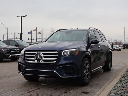 New 2026 Mercedes-Benz GLS 450 4MATIC image 3