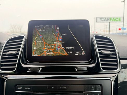 Used 2019 Mercedes-Benz GLE 400 4MATIC image 36