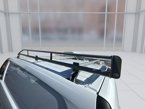 Used 2023 Mercedes-Benz Metris image 6