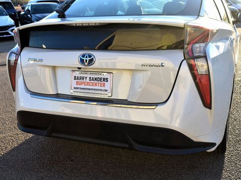 Used 2017 Toyota Prius Four Touring w/ Protection Package image 9
