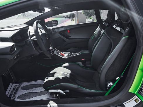 Used 2024 Lamborghini Huracan Sterrato AWD/4WD image 32