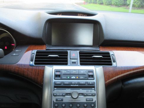 Used 2005 Acura RL AWD/4WD image 28