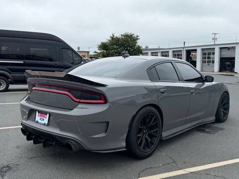 Used 2018 Dodge Charger R/T Scat Pack w/ Dynamics Package RWD image 3