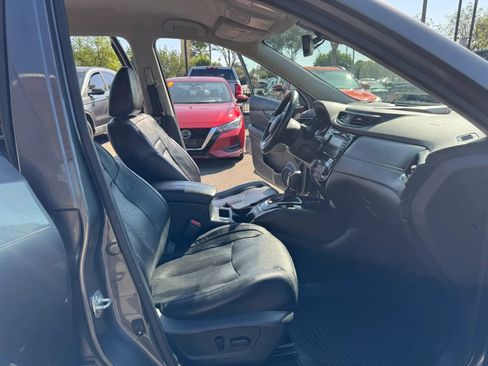 Used 2019 Nissan Rogue SL FWD image 5