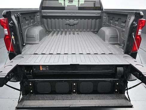 Used 2025 Chevrolet Silverado 1500 High Country AWD/4WD image 10