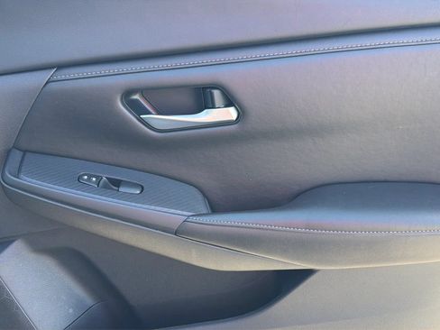 Used 2024 Nissan Sentra SV FWD image 22