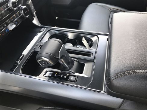 Used 2025 Ford F150 Lariat w/ Equipment Group 502A High image 21