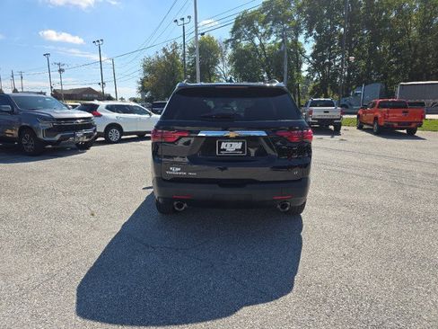 Used 2023 Chevrolet Traverse LT image 9