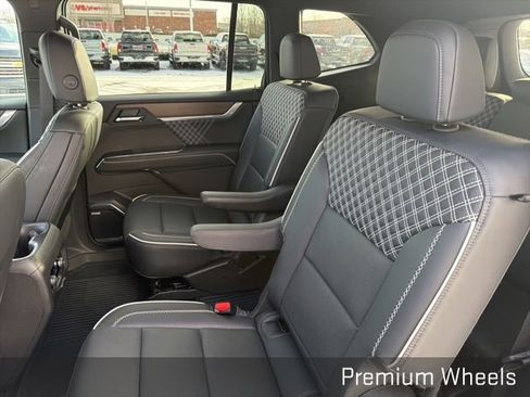 Used 2025 GMC Acadia Denali w/ LPO, Floor Liner Package image 23