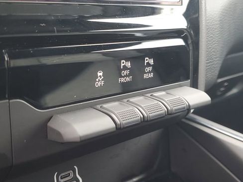 Used 2025 RAM 1500 Big Horn image 30