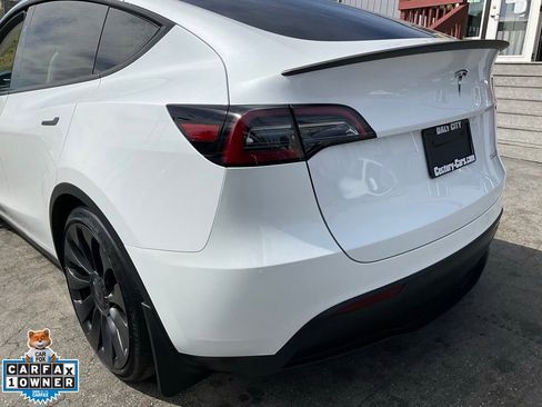 Used 2023 Tesla Model Y Performance image 86