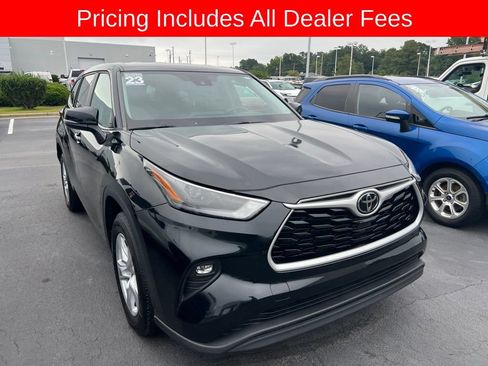 Used 2023 Toyota Highlander LE FWD image 7