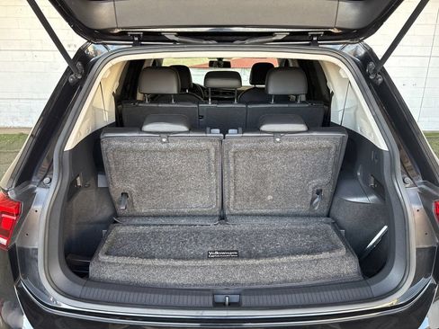 Used 2020 Volkswagen Tiguan SE FWD image 21