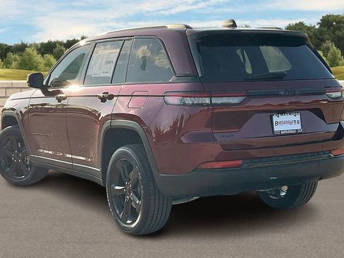 New 2025 Jeep Grand Cherokee Altitude AWD/4WD image 3