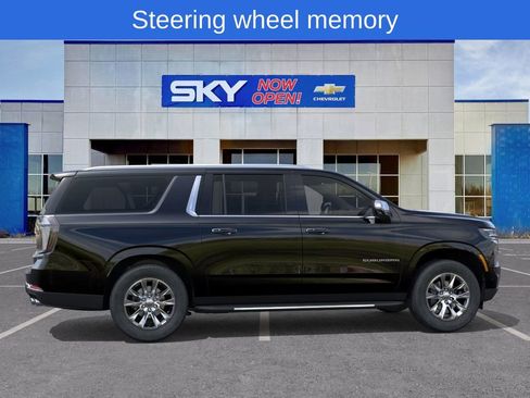 New 2026 Chevrolet Suburban Premier image 5