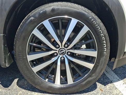 Certified 2024 Nissan Pathfinder Platinum AWD/4WD image 9