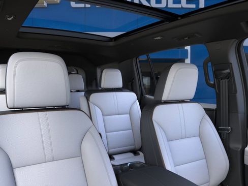 New 2026 Chevrolet Traverse High Country w/ LPO, Floor Liner Package image 48