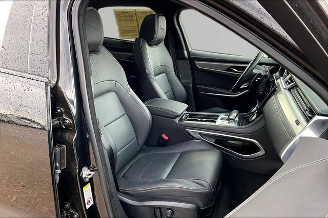 Used 2026 Jaguar F-PACE R-Dynamic S AWD/4WD image 7
