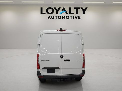Used 2024 Mercedes-Benz Sprinter 2500 image 4