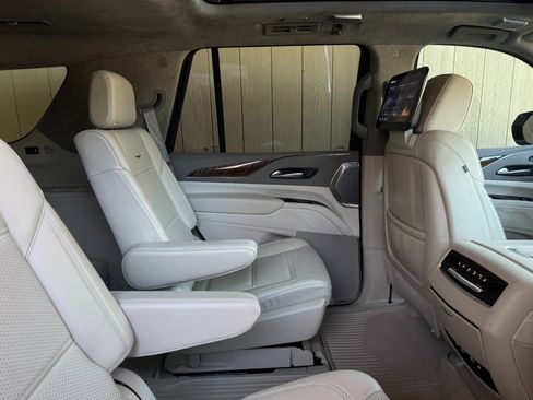 Used 2022 Cadillac Escalade Sport Platinum w/ LPO, ONYX Package image 47