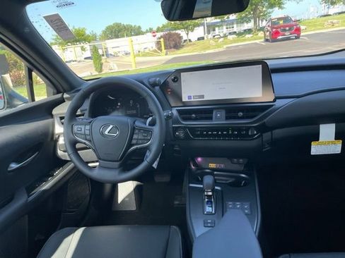 New 2026 Lexus UX 300h AWD image 19