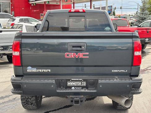 Used 2018 GMC Sierra 2500 Denali w/ Duramax Plus Package AWD/4WD image 9