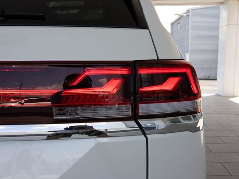 New 2026 Volkswagen Atlas SE FWD image 16