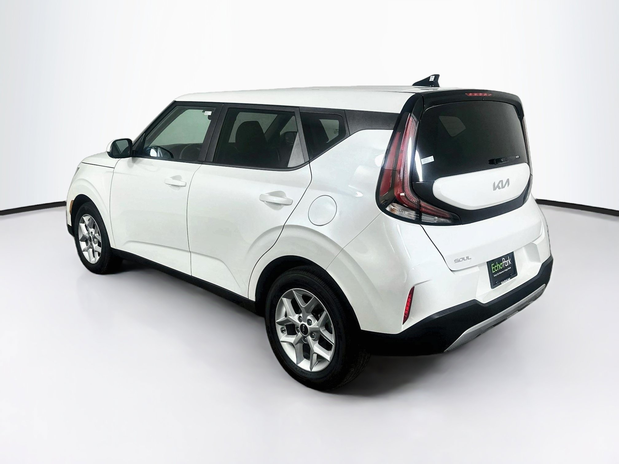 Used 2025 Kia Soul LX w/ LX Technology Package FWD image 5