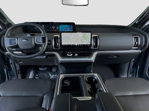 New 2026 Ford Expedition Platinum AWD/4WD image 3
