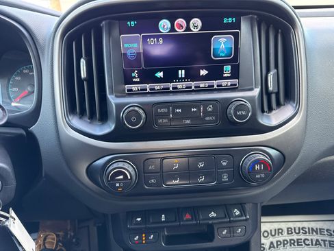 Used 2015 Chevrolet Colorado Z71 image 18