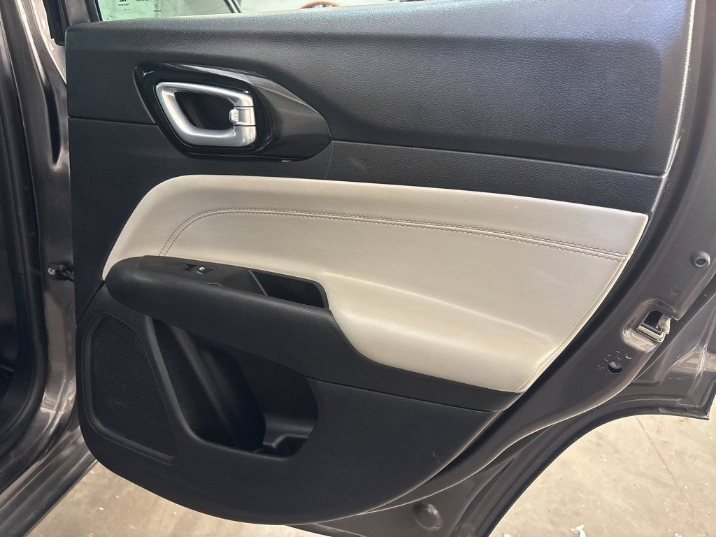 Certified 2023 Jeep Compass Limited AWD/4WD image 35