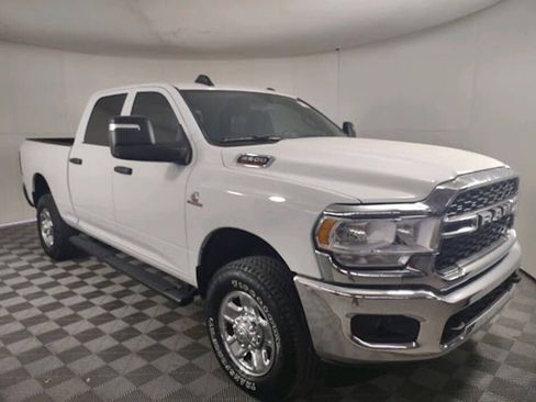 Used 2024 RAM 2500 Tradesman w/ Chrome Appearance Group image 6