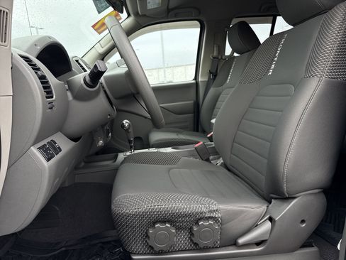 Used 2019 Nissan Frontier Desert Runner image 16