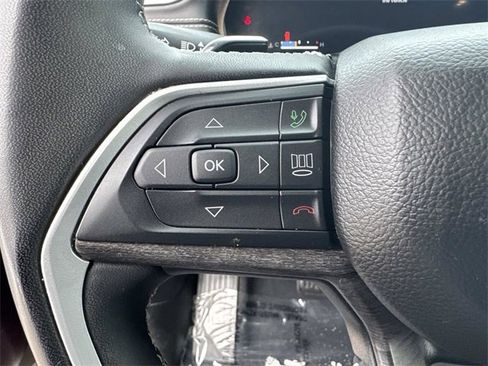 Used 2023 Jeep Grand Cherokee Limited image 31