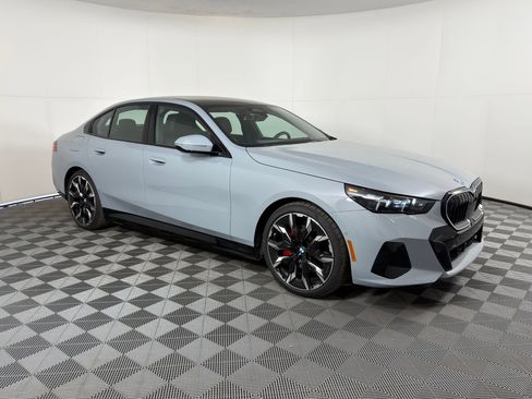 New 2026 BMW 550e xDrive image 6