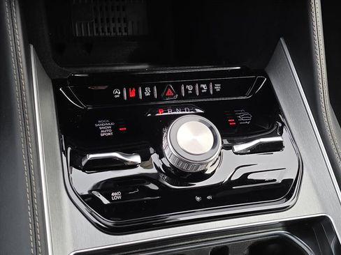 New 2026 Jeep Grand Wagoneer Limited image 12