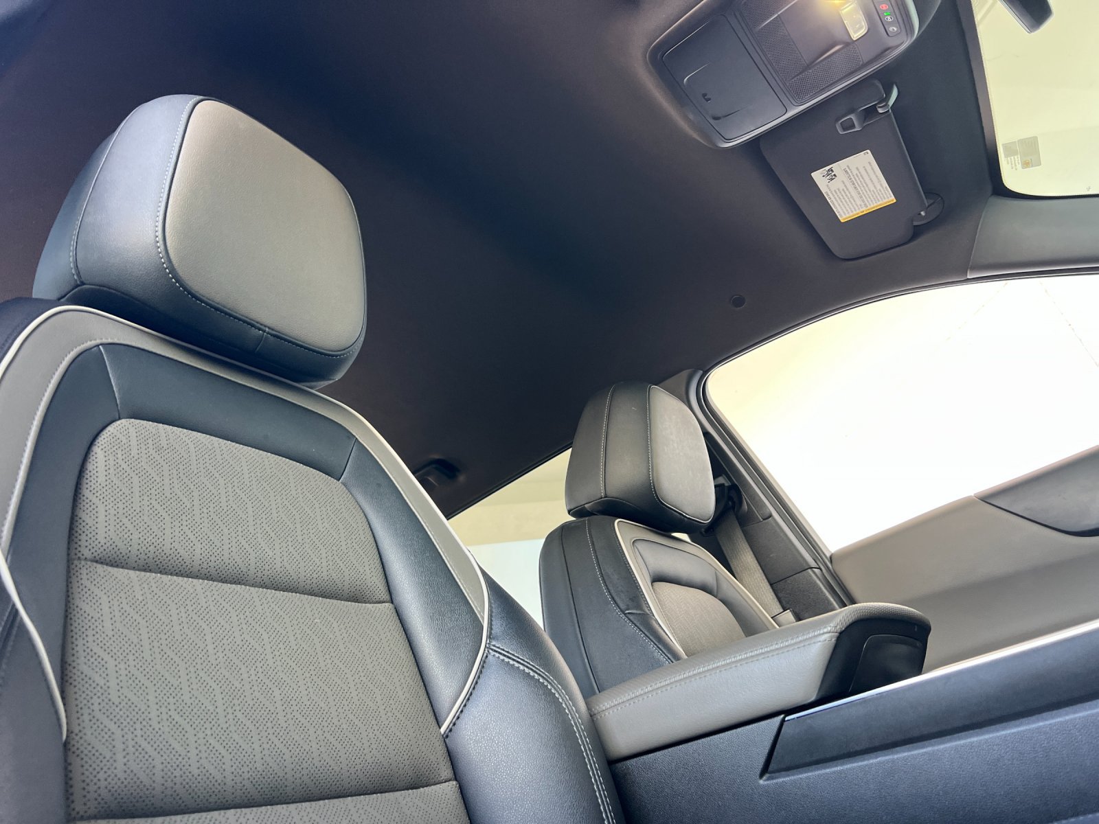 Used 2025 Chevrolet Equinox LT w/ Convenience Package II AWD/4WD image 17