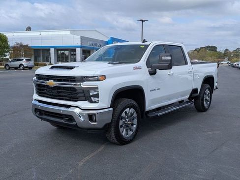 New 2026 Chevrolet Silverado 2500 LT w/ All Star Edition AWD/4WD image 7