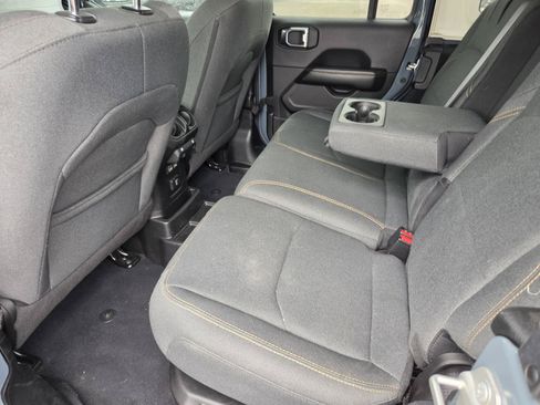 Used 2024 Jeep Wrangler Unlimited Sahara AWD/4WD image 13