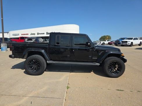 Used 2023 Jeep Gladiator Overland AWD/4WD image 9
