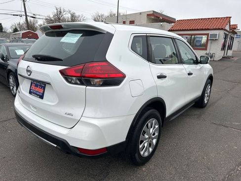 Used 2017 Nissan Rogue S image 11
