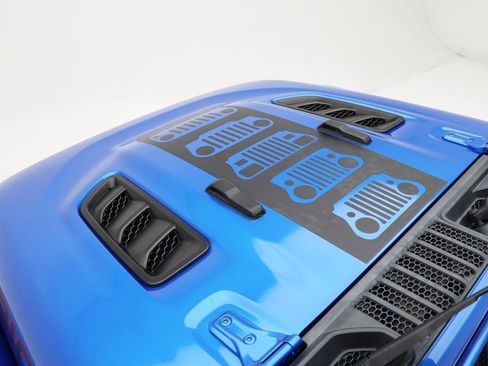 Used 2022 Jeep Gladiator Rubicon w/ Dual Top Group image 17