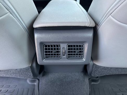 Used 2018 Toyota Camry XSE image 17