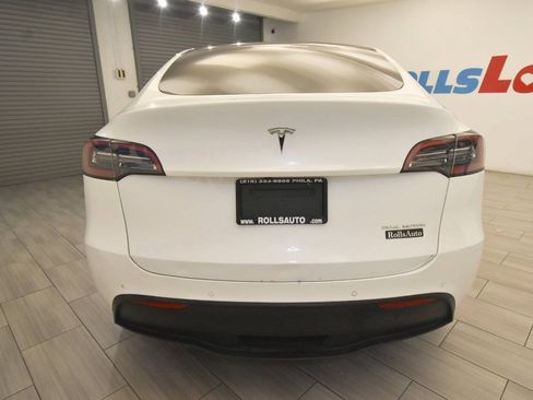 Used 2022 Tesla Model Y Long Range AWD/4WD image 4