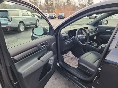 New 2026 GMC Terrain AT4 w/ LPO, Floor Liner Package image 10