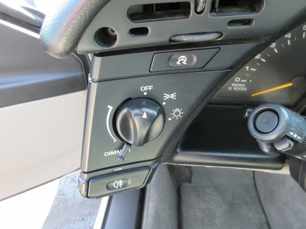 Used 1995 Chevrolet Corvette Coupe RWD image 14