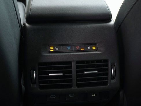 New 2026 Land Rover Discovery Sport Landmark AWD/4WD image 29