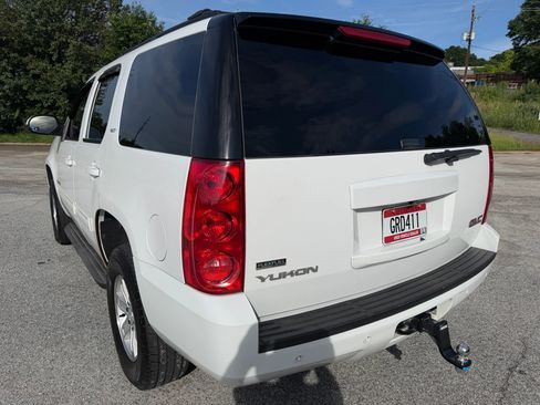 Used 2010 GMC Yukon SLT w/ SLT-2 Equipment Package RWD image 3