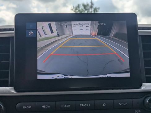 Used 2025 Hyundai Venue SEL FWD image 20